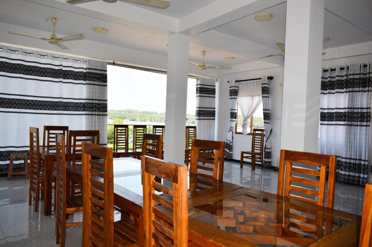 Holiday Villa 亭可马里 外观 照片
