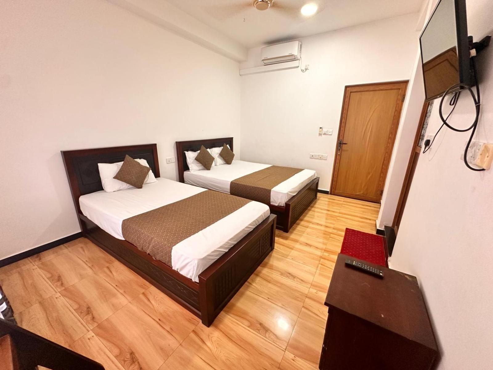 Holiday Villa 亭可马里 外观 照片