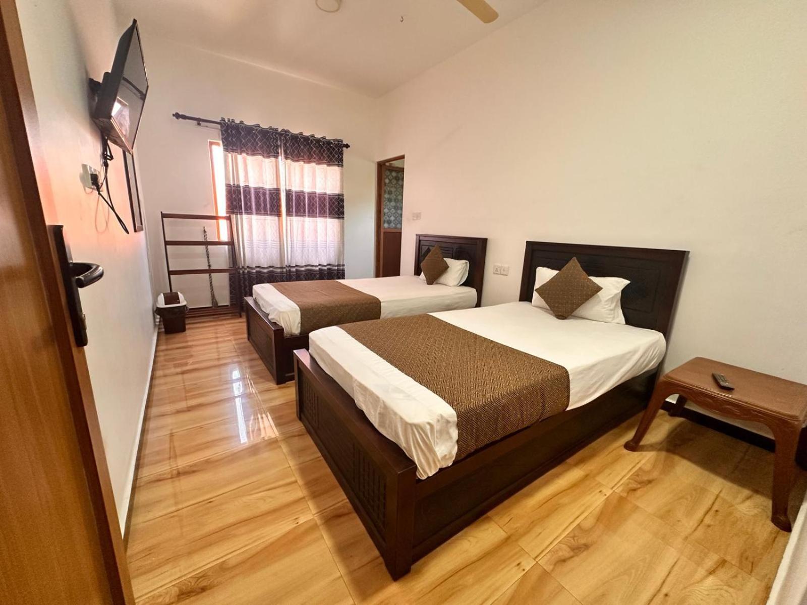 Holiday Villa 亭可马里 外观 照片