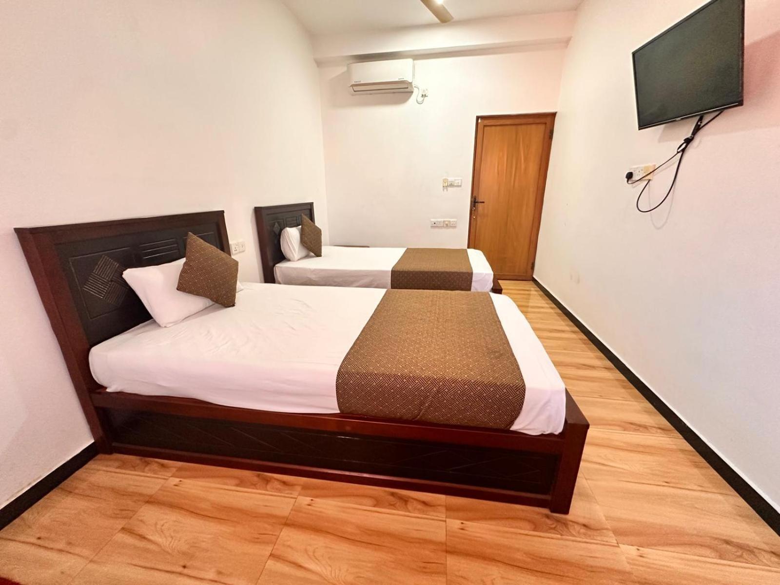 Holiday Villa 亭可马里 外观 照片